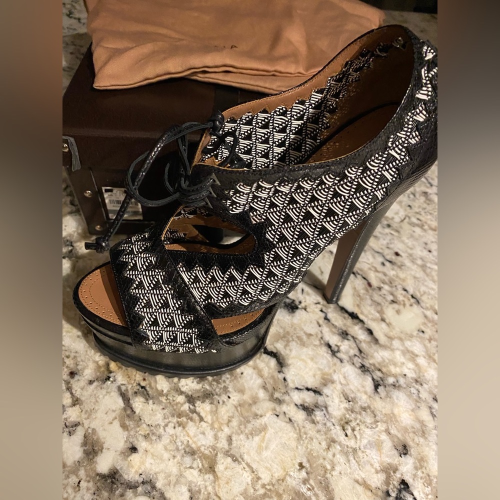 ALAIA Designer heels from Paris
